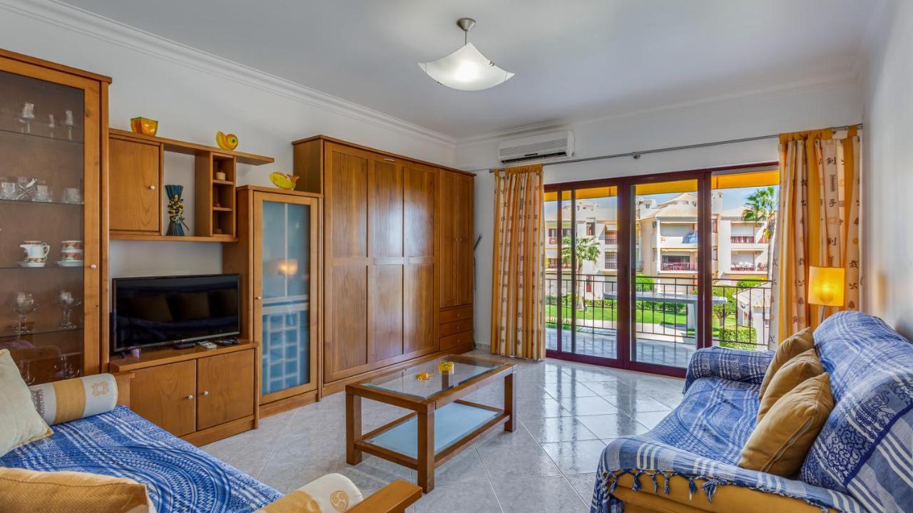 Serene Apartment W/ Balcony And Pool By Lovelystay Quarteira Exterior photo